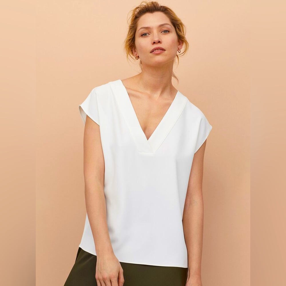 H&M Sleeveless White V Neck Crepe Blouse